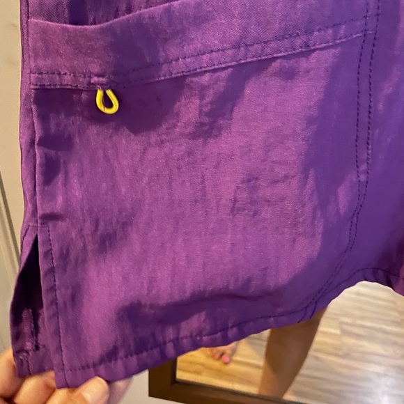 Purple scrub top - Picture 2 of 3